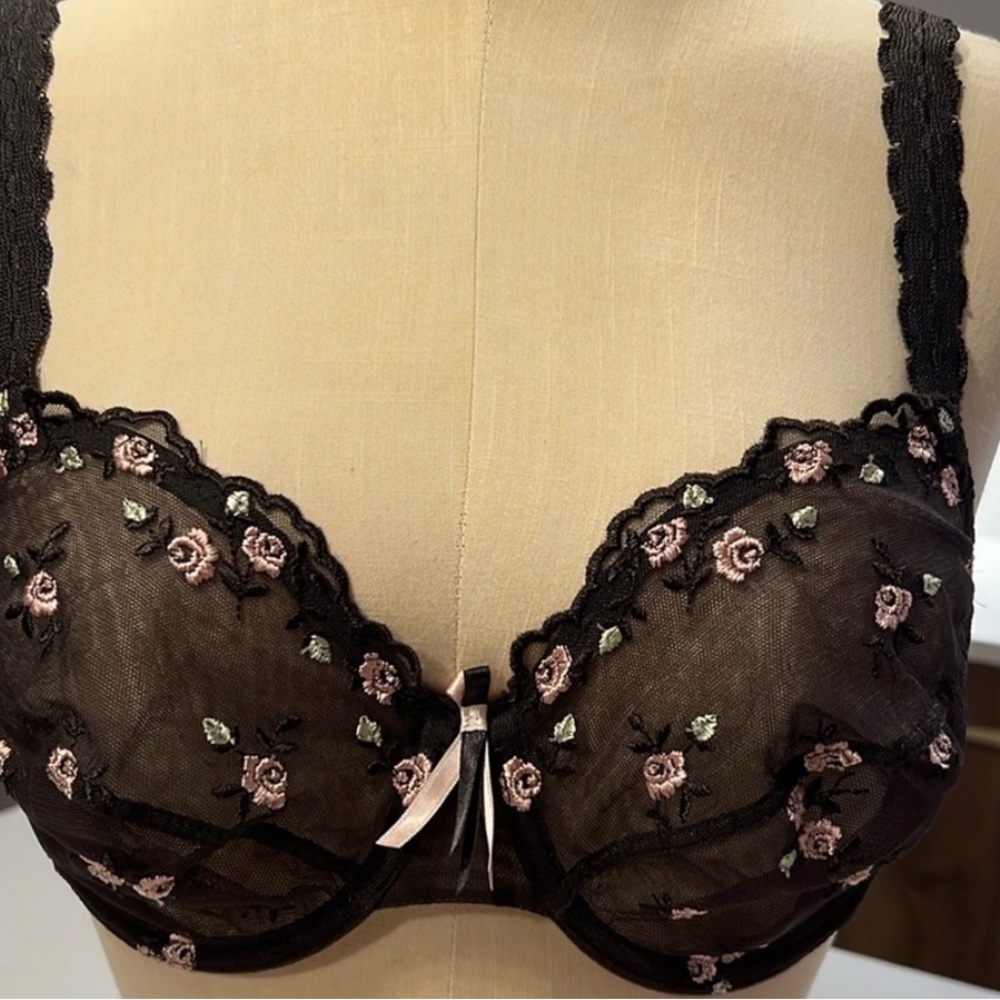 Passionata Black and Pink Floral Embroidered Bra Made in Italy